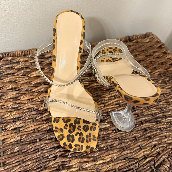 Leopard heels size 8 - Picture 1 of 2
